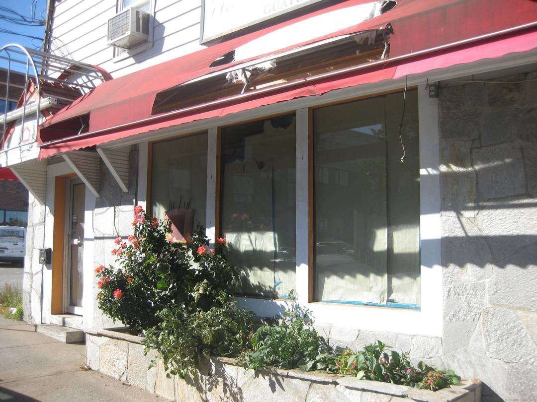 Opportunity Knocks to Start Your own Business, Previous Usage of Building was a Restaurant that Served the Community for Over Fifteen Years, Building Space can be Retrofitted for other Types ...