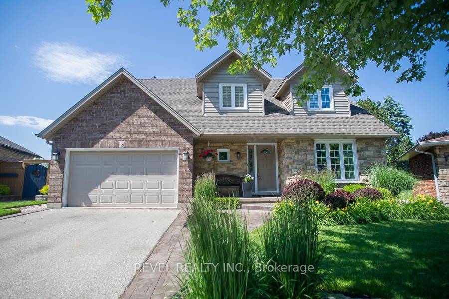 Over 3600 sqft of finished living space on a large pie shaped lot !