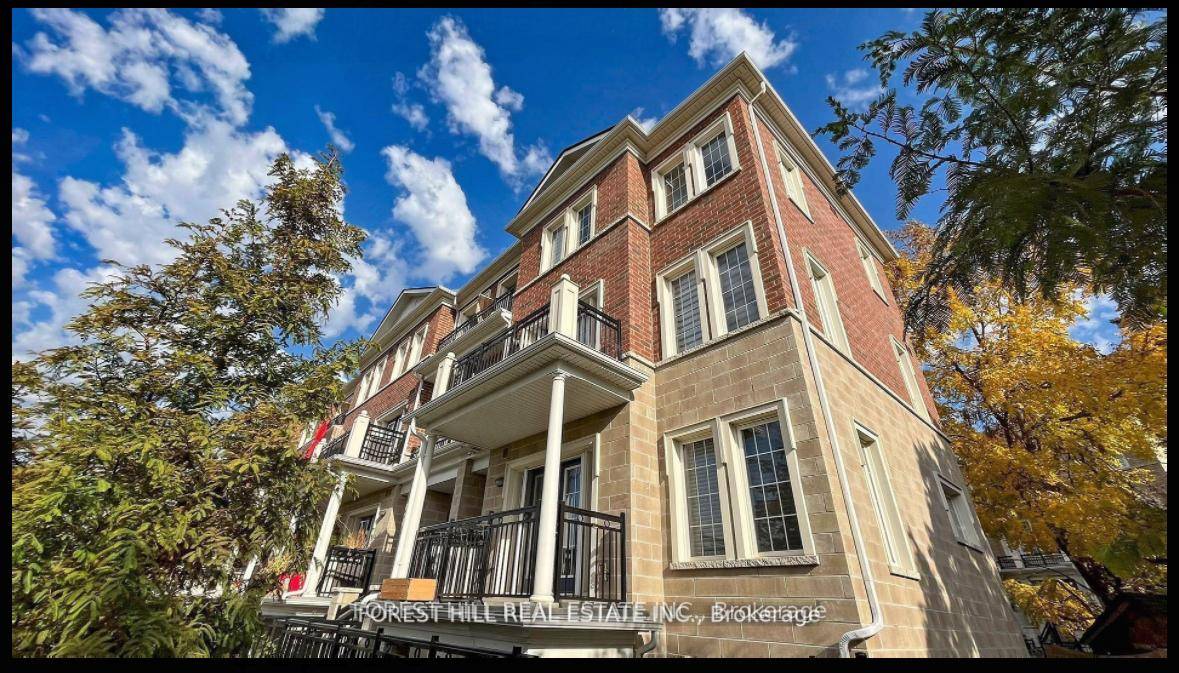 End Unit ! ! A Must See Lovely 3 Bedroom Sun Filled Townhouse In A High Demand Location !