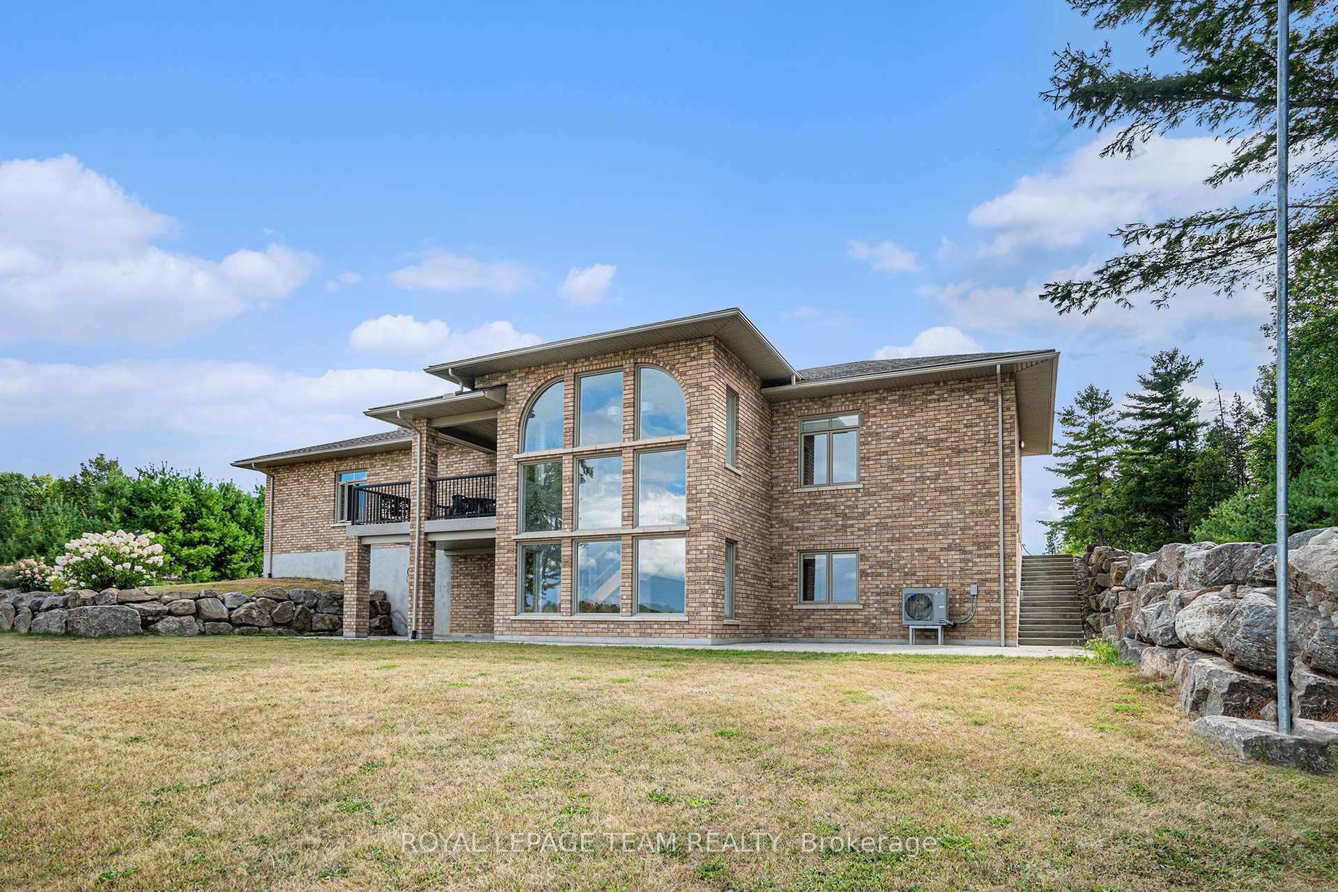 Stunning Custom Bungalow on Hazley Bay.