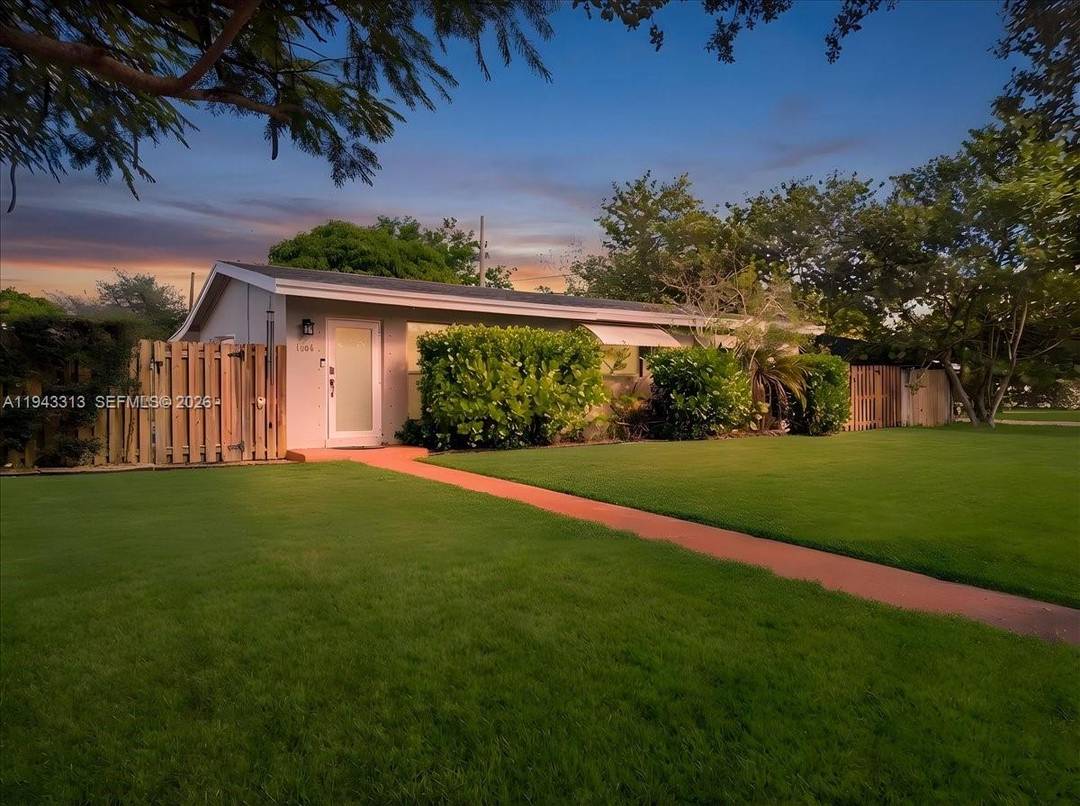 Welcome to the South Florida lifestyle you ve been waiting for.