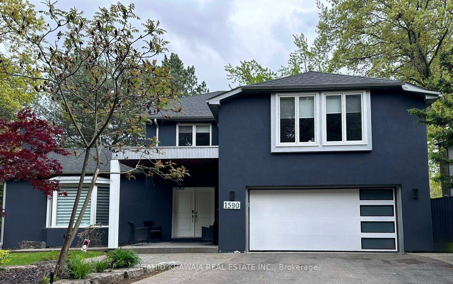 Immerse Yourself In Mississauga's Road Golf amp ; Country Club Most Prestigious Neighborhood Sheridan Community which Offers Character of Muskoka living, Mature Trees, Parks, Doulton Road Mansions Area amp ; ...