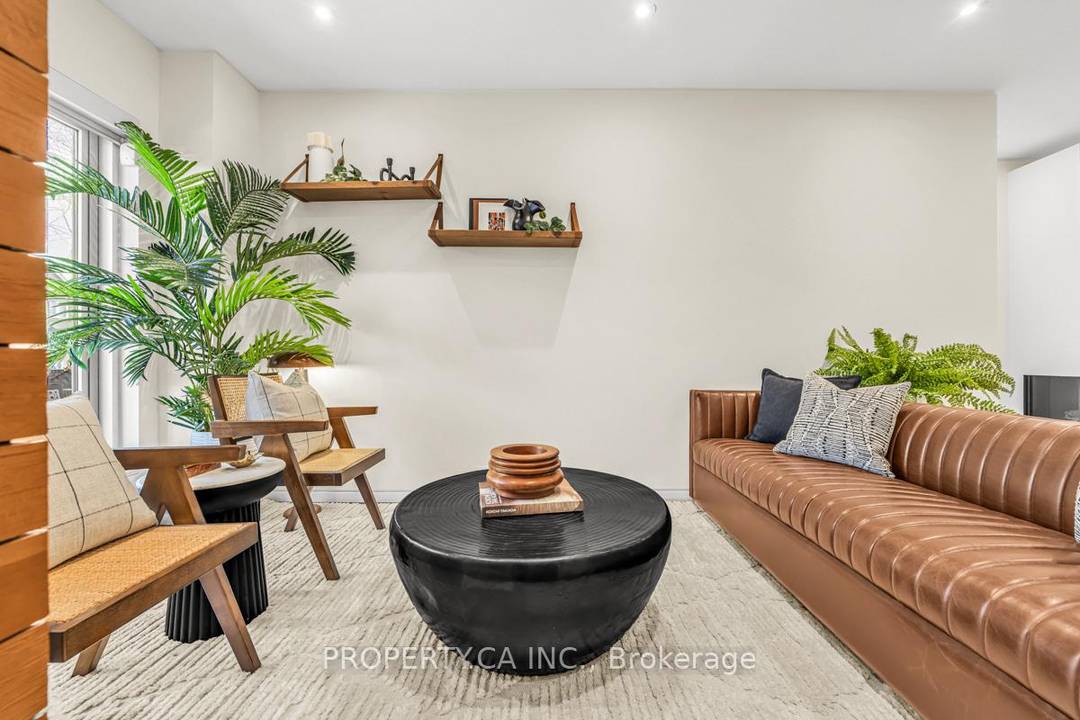 Bright And Beautiful Detached Gem On Coveted Euclid Ave.