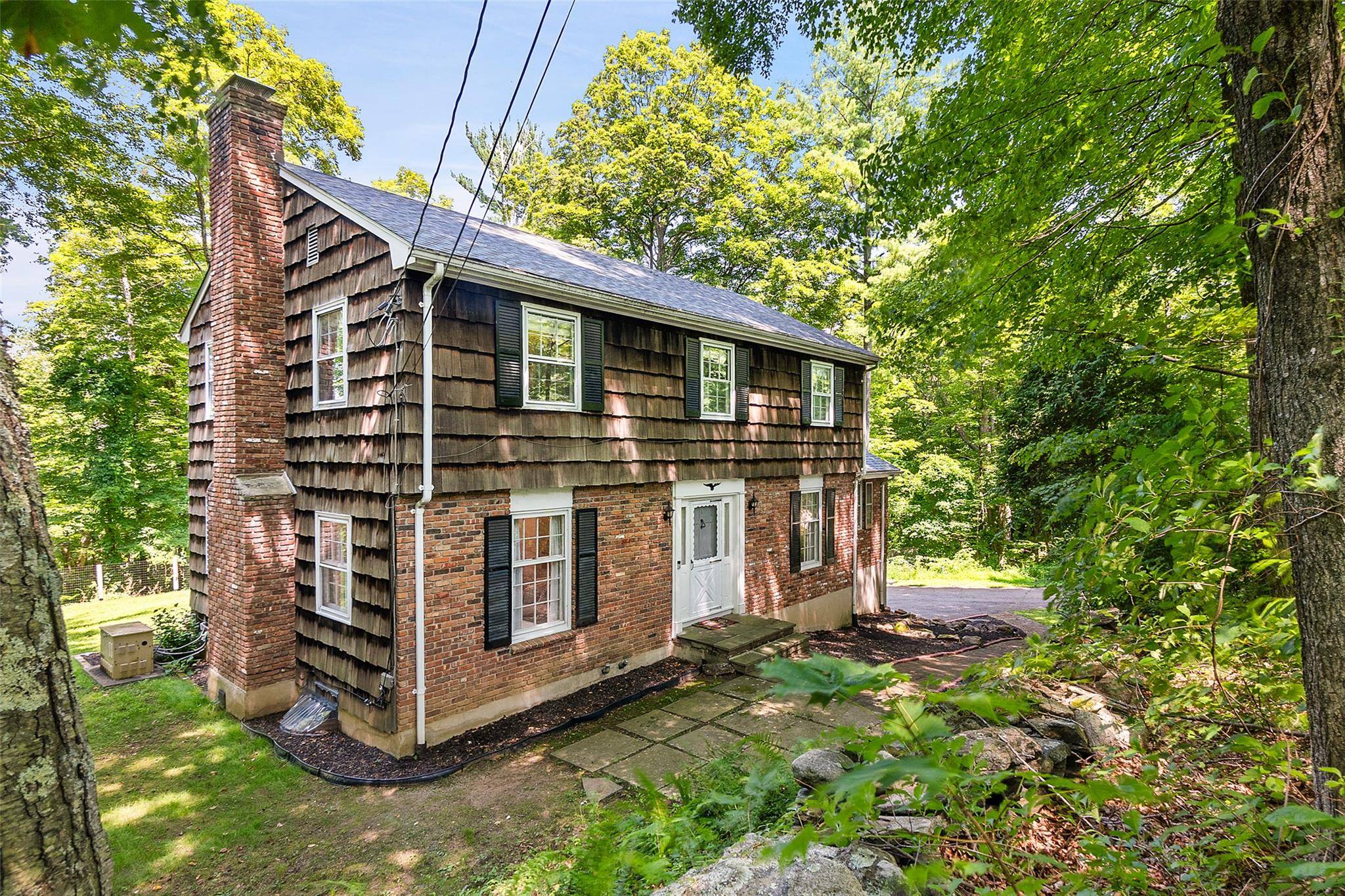 Discover the charm of this beautifully maintained home offering spacious, sunlit interiors and a peaceful setting.