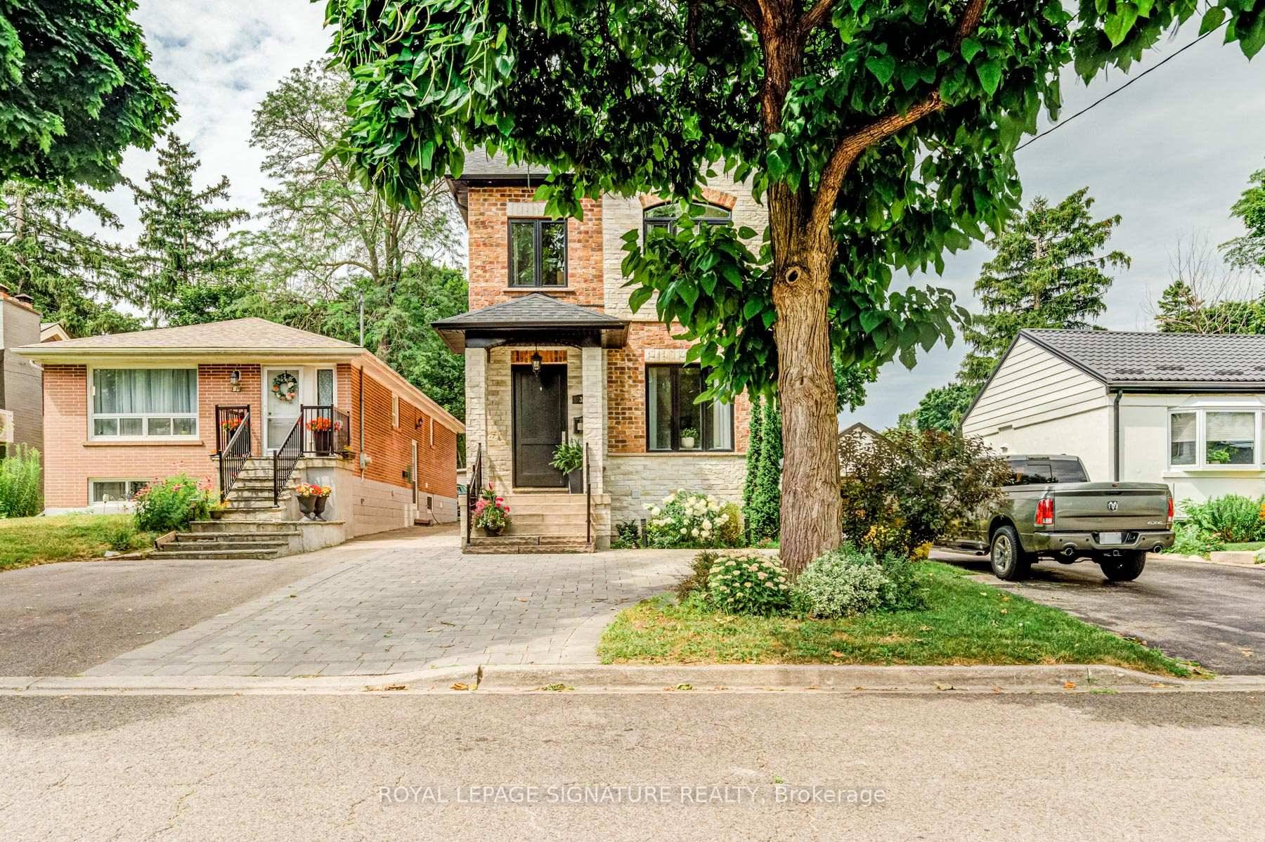 Immaculate, large 900 plus sqft 1 bedroom basement unit.