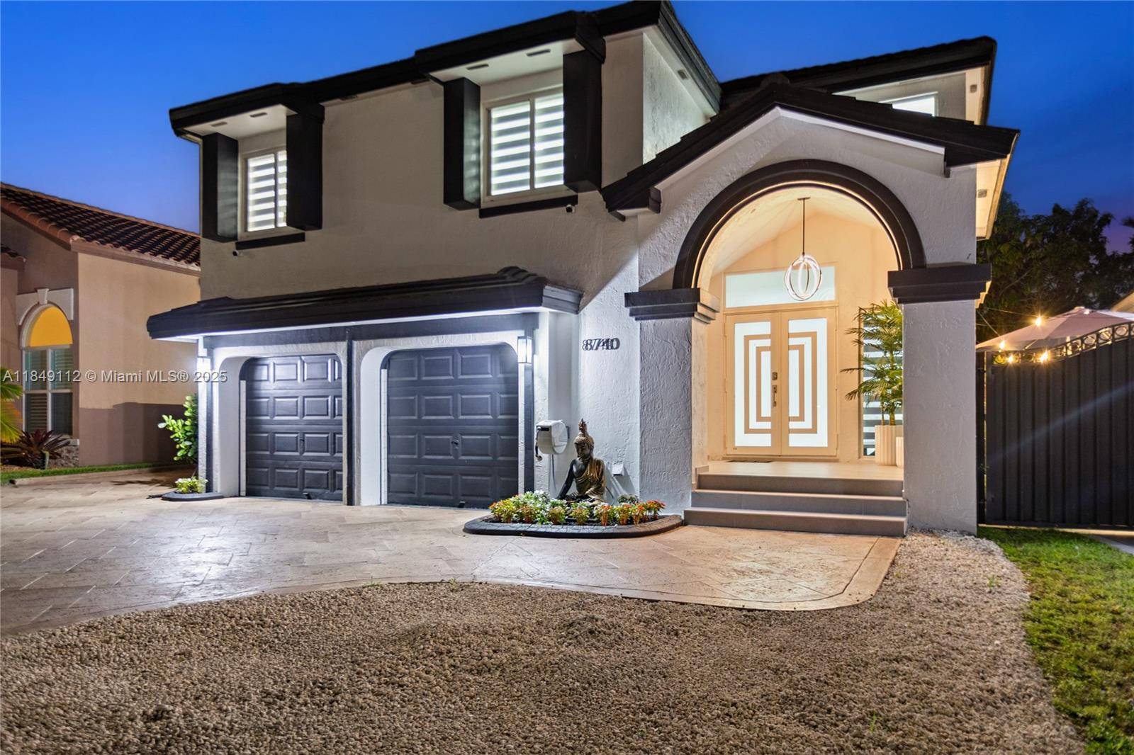 Discover one of the finest homes in Miami Lakes !