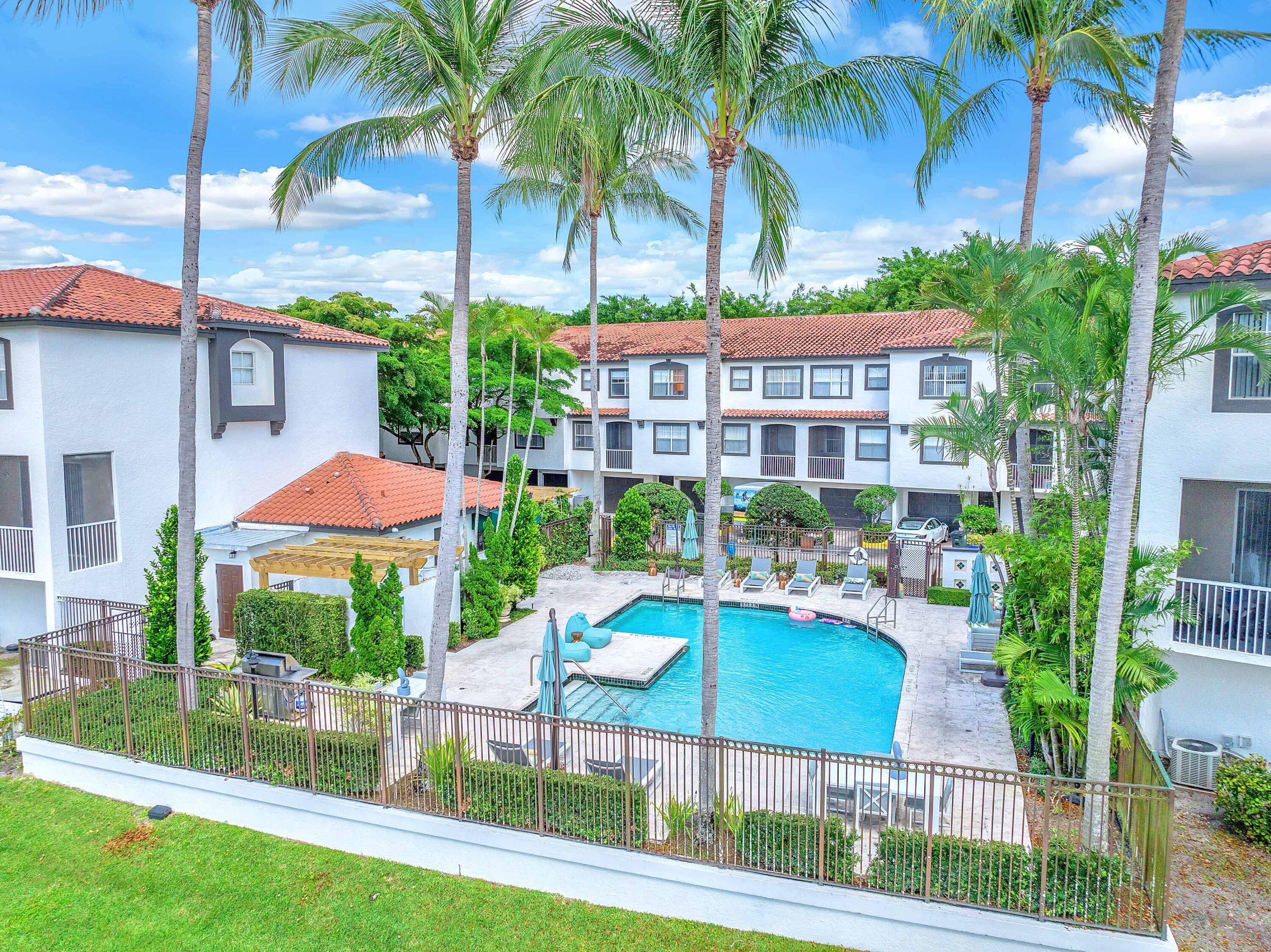 FAST, EZ RENTAL, NO HOA !
