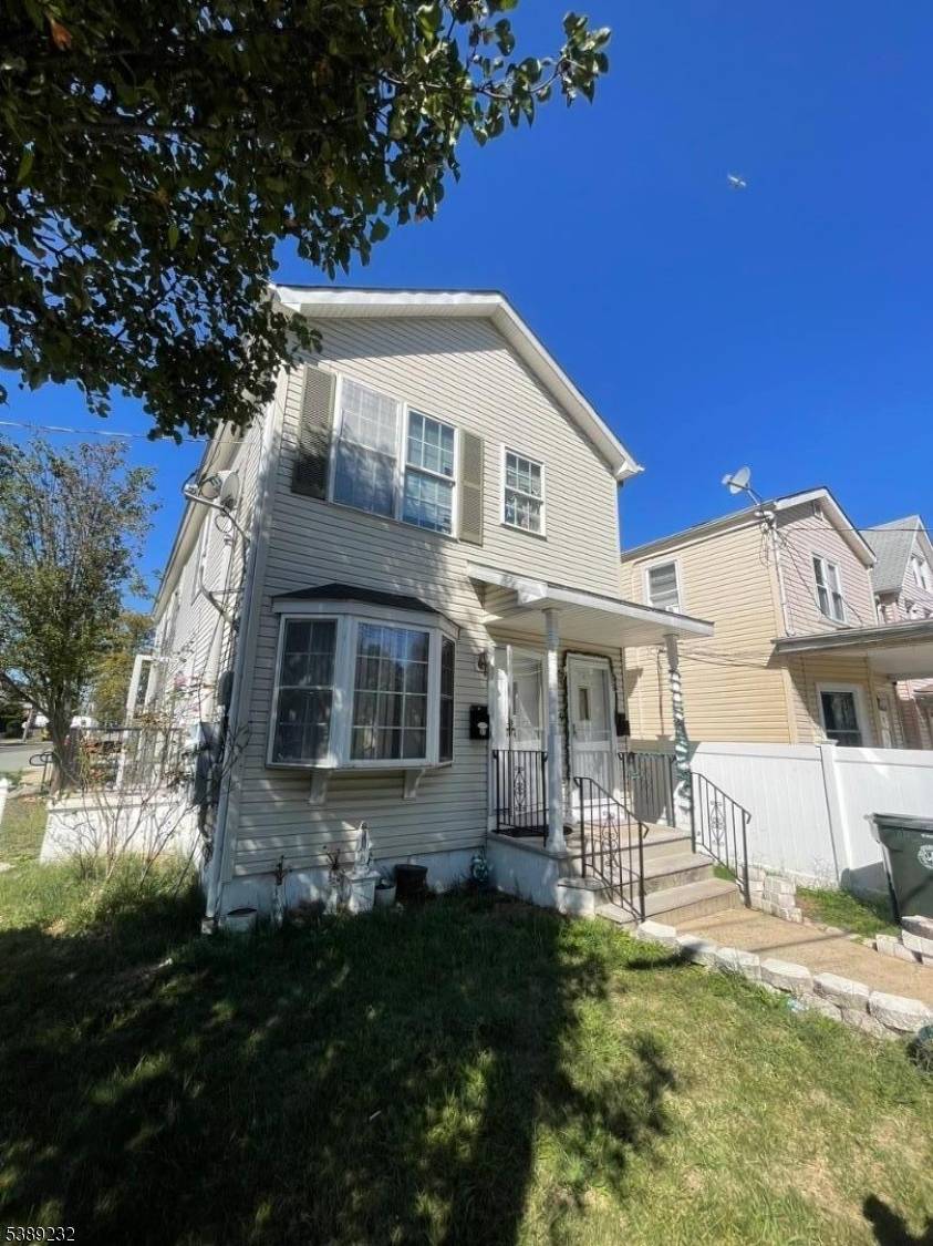 A Beautiful 2 Units Home for Sale in Perth Amboy NJ, in Great Condition !