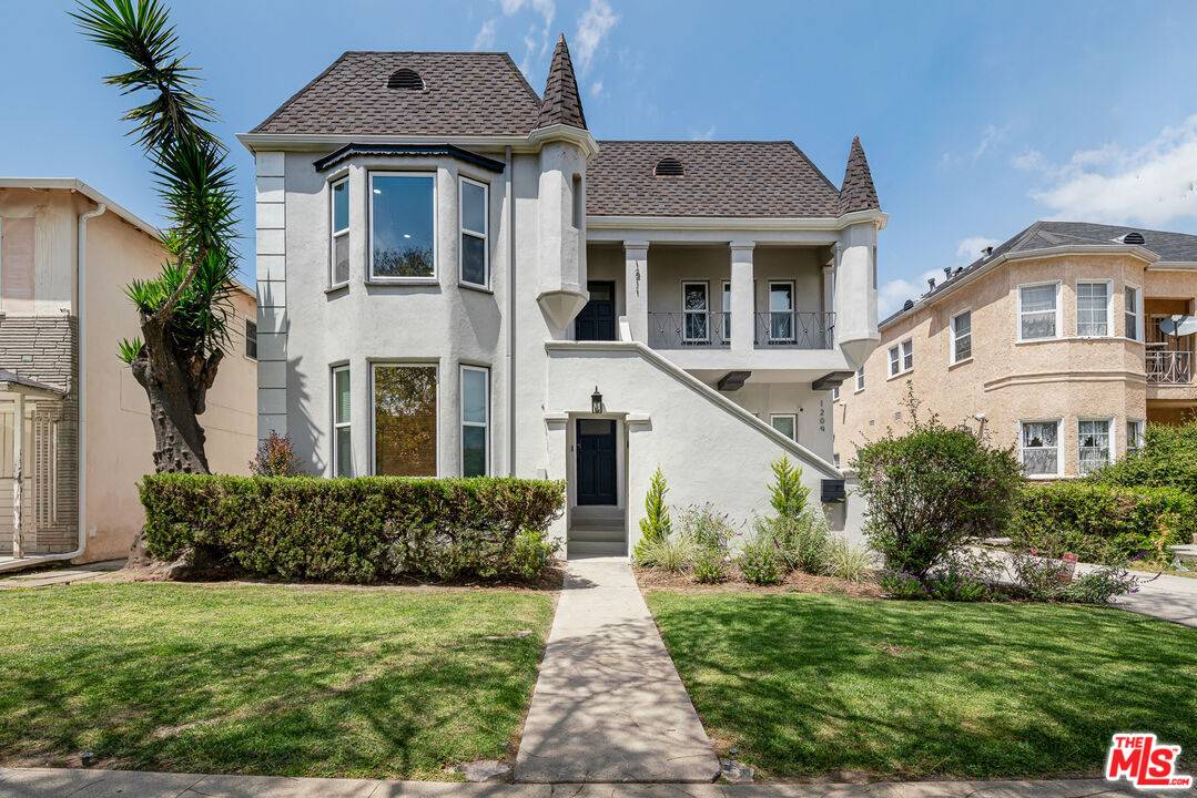 1209  S Highland Ave 2BR La