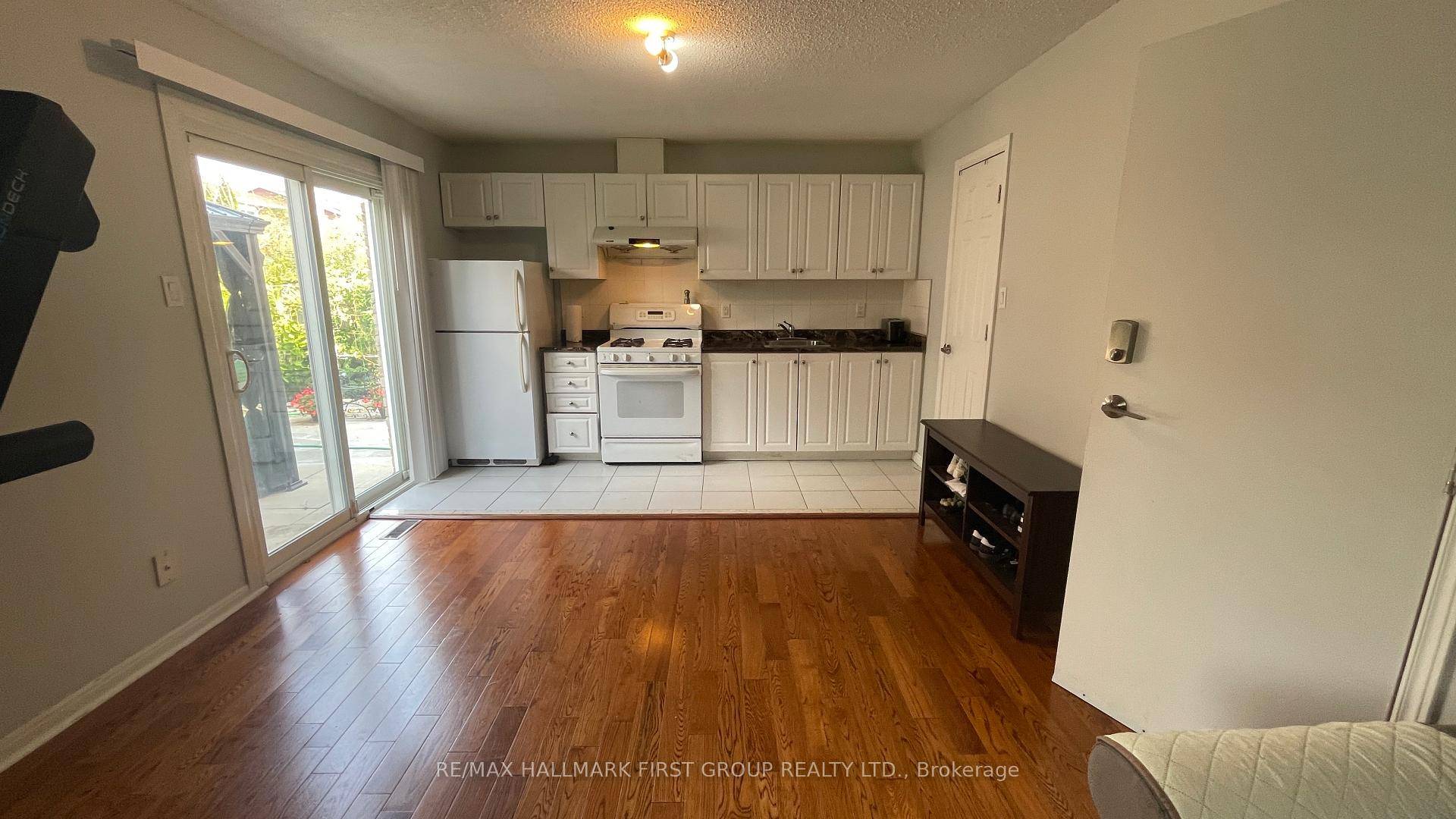 One Bedroom Apartment for Rent Prime Location !