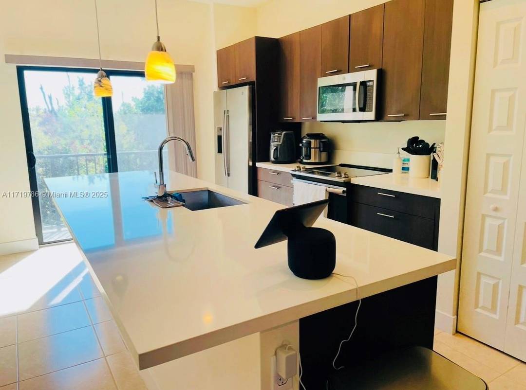 Experience modern luxury living at Apex at Central Parc in Doral !