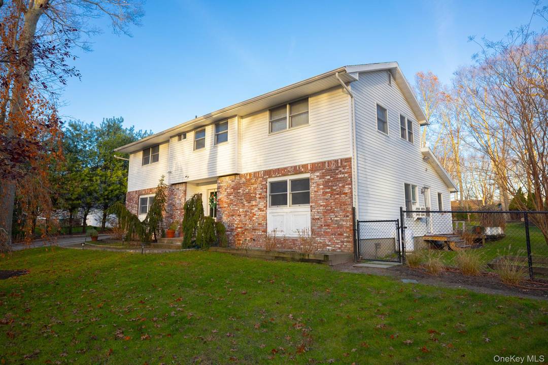 Discover an incredible opportunity in Riverhead !