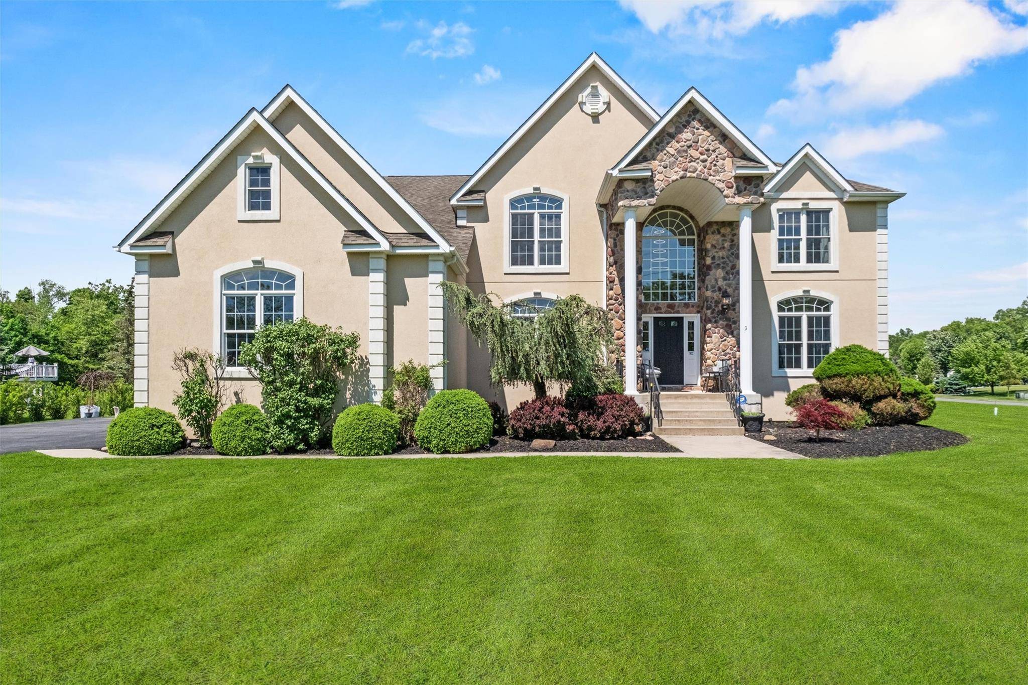Luxury Living in Hamptonburgh.