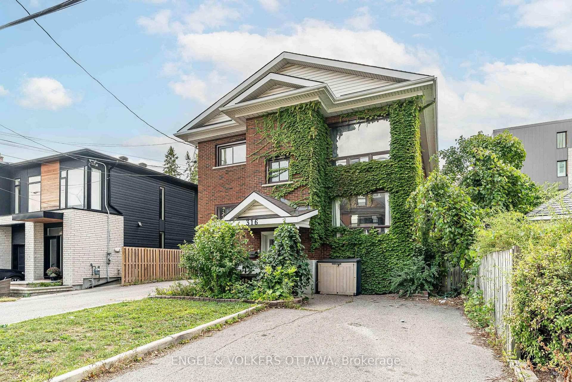 Welcome to 316 Tweedsmuir Avenue, a bright and spacious four bedroom, one bathroom second floor apartment in one of Ottawa's most walkable urban neighborhoods.