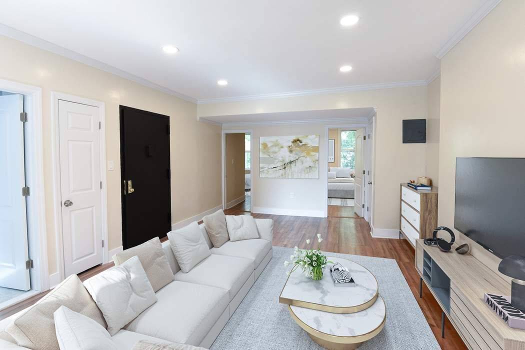 Amenities Private outdoor space, dishwasher, and shared laundry in building.
