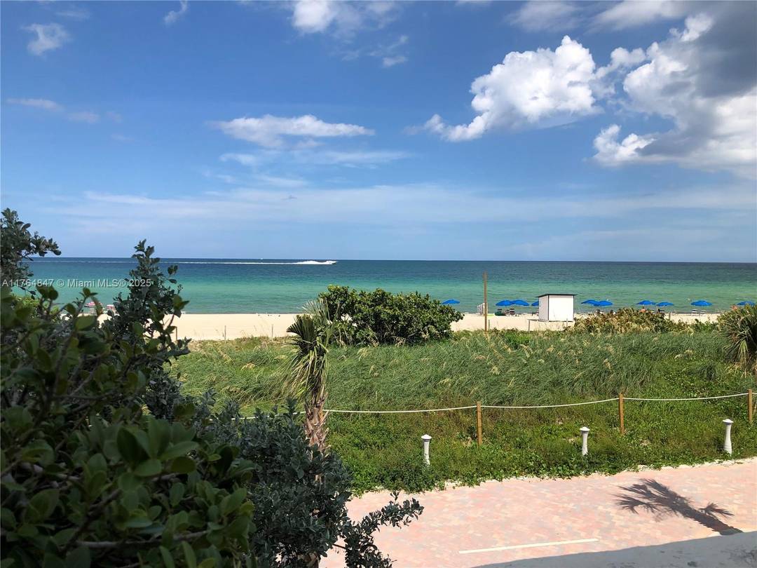 Welcome to this stunning 2 bedroom, 1 bathroom condo with an additional half bath, located on the ocean side of Miami Beach.