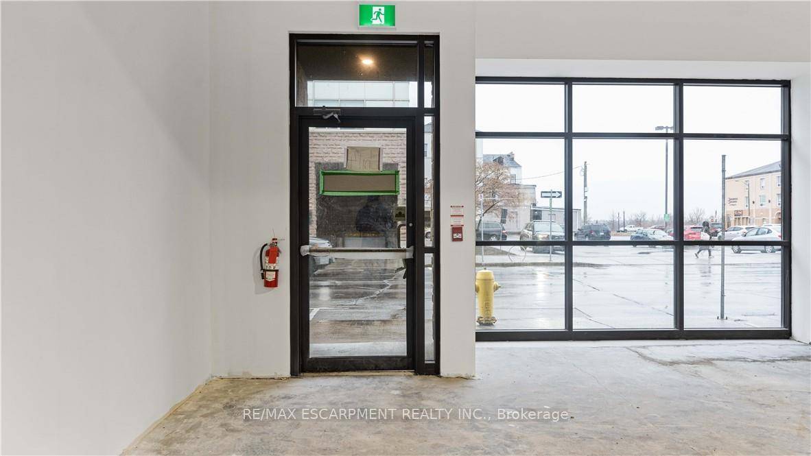909 Square feet available.