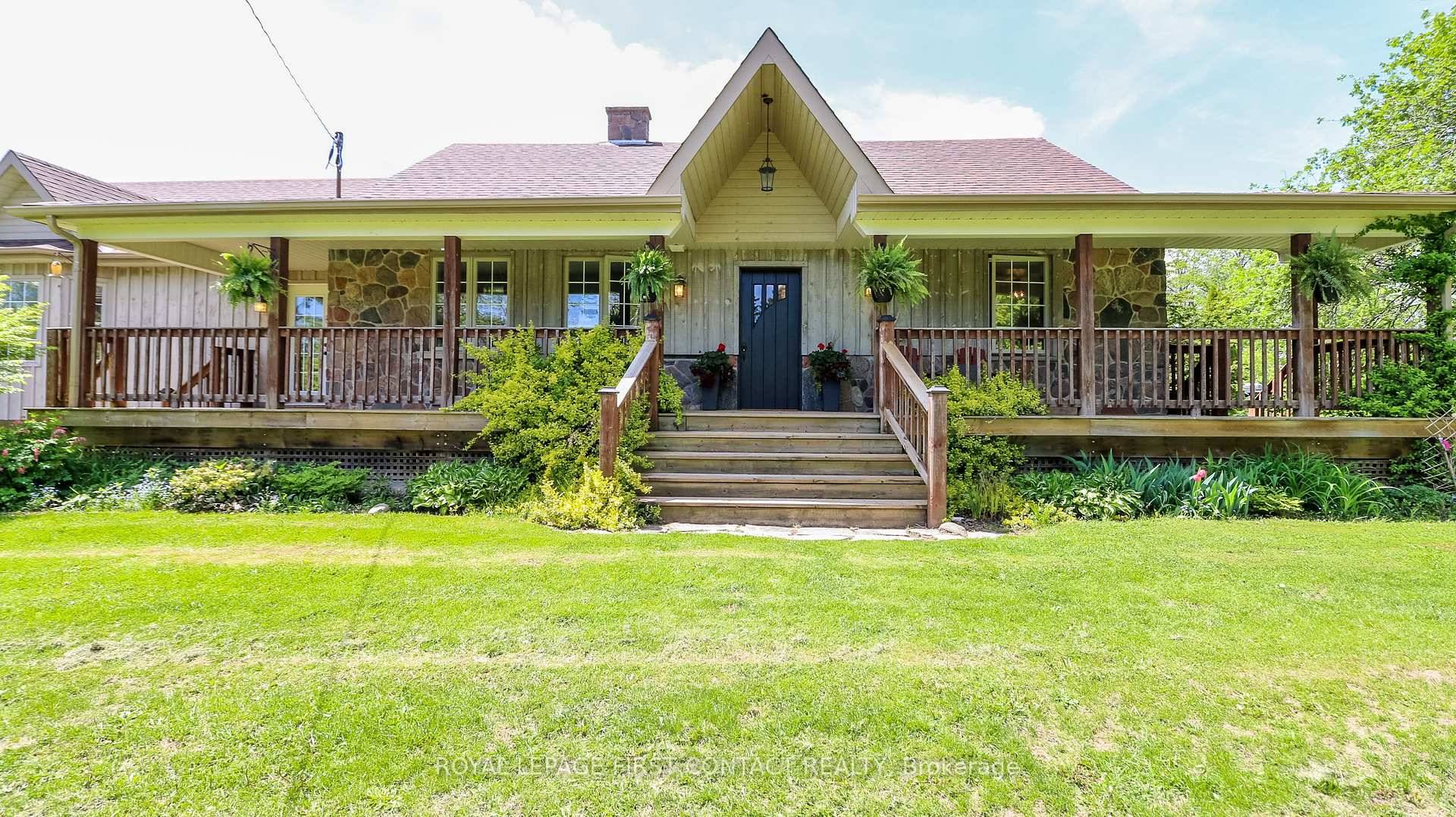 Dream no more ! Tucked away behind the trees in the idyllic village of Shanty Bay, this 2732 sq ft country home sits proudly on a private, lush 4.