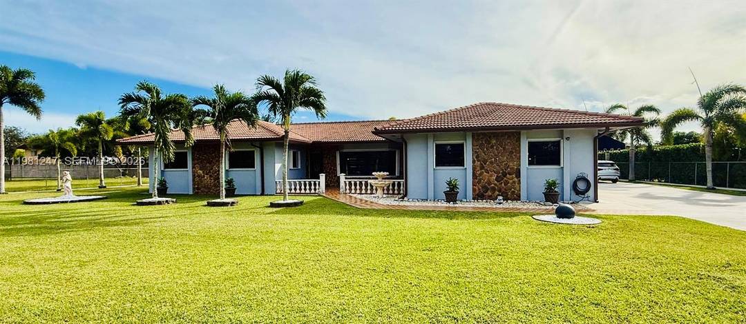 Luxurious living in the desirable Redlands area !