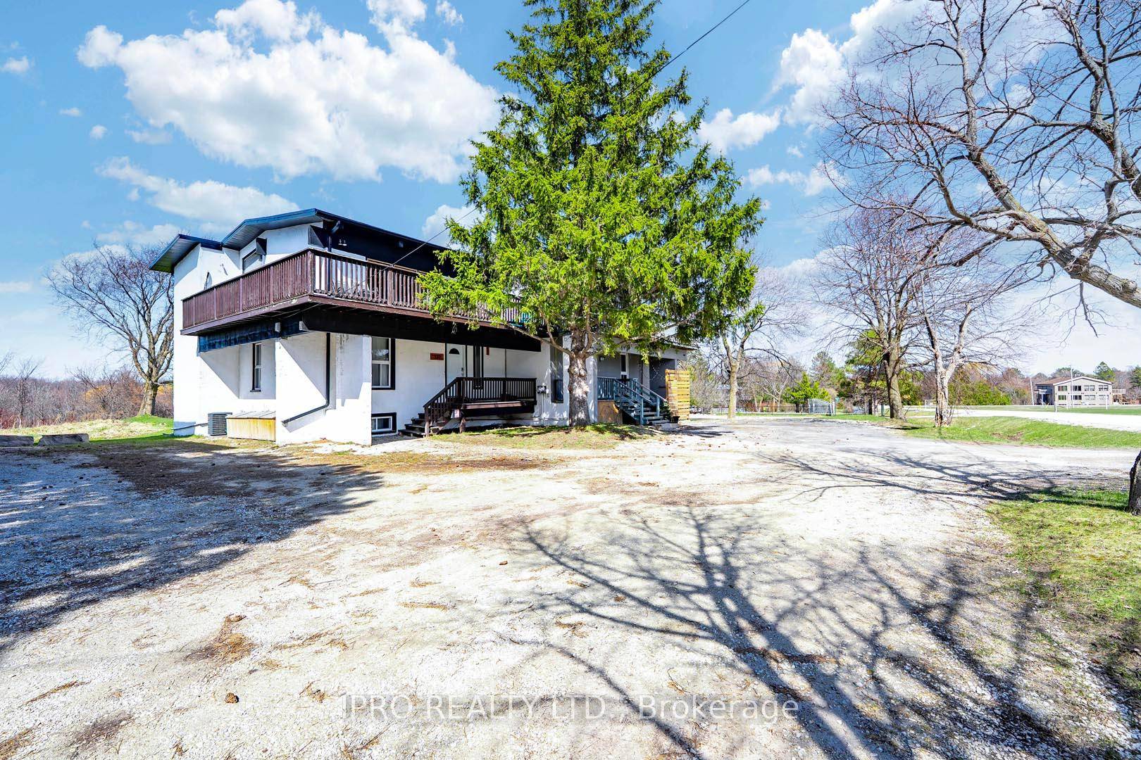 Welcome to The Beautiful Chalet, perfectly situated at the base of the stunning Blue Mountain !