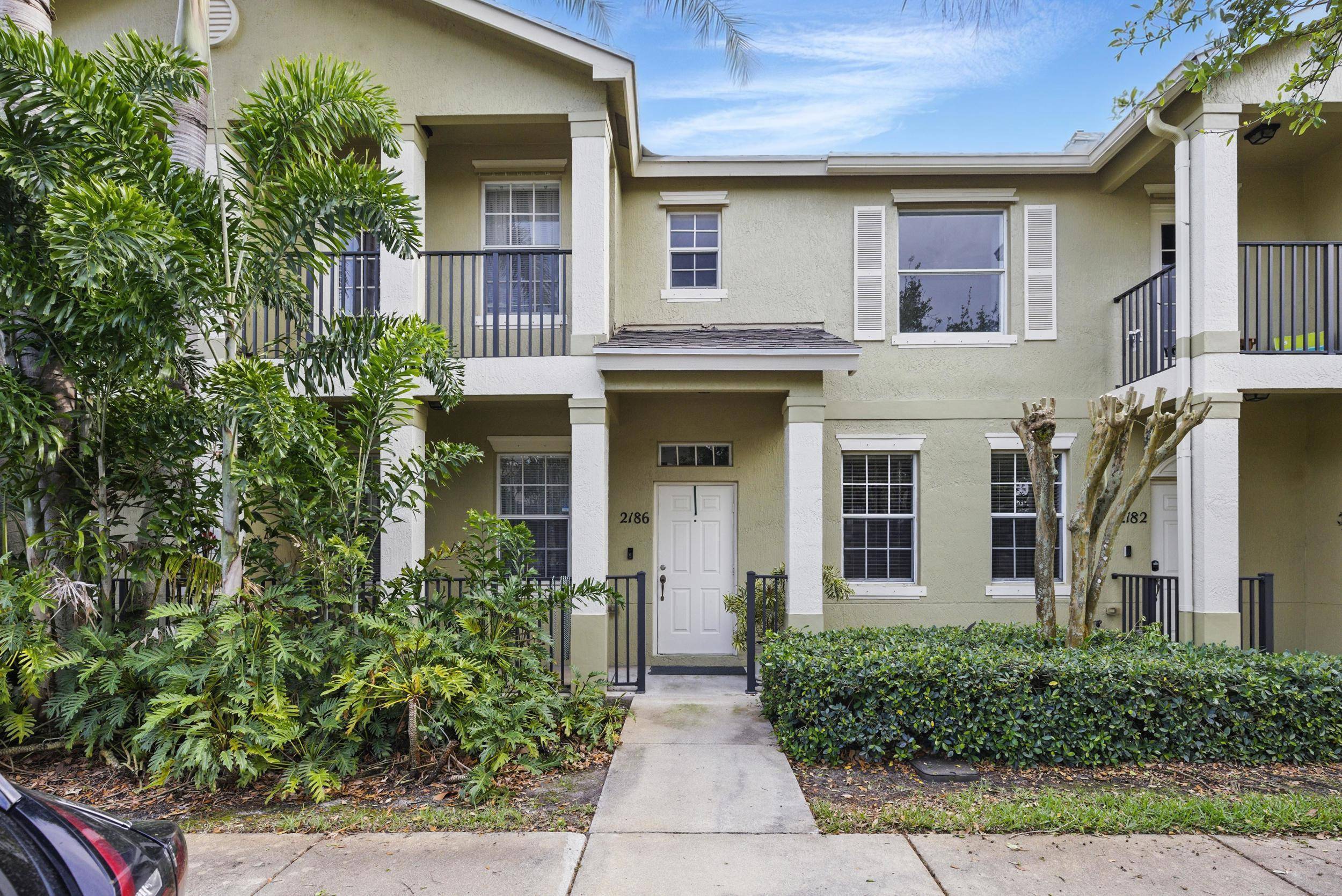 Spacious 3 2. 5 Townhome with 1 Car Garage in East Lake Village CommunityThis well maintained townhome in the desirable East Lake Village community offers low maintenance fees.