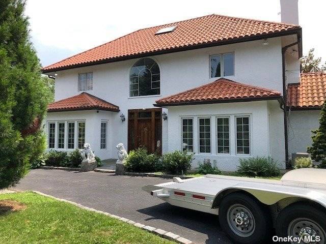 Classic C H Colonial Features Center Entry Formal LR.
