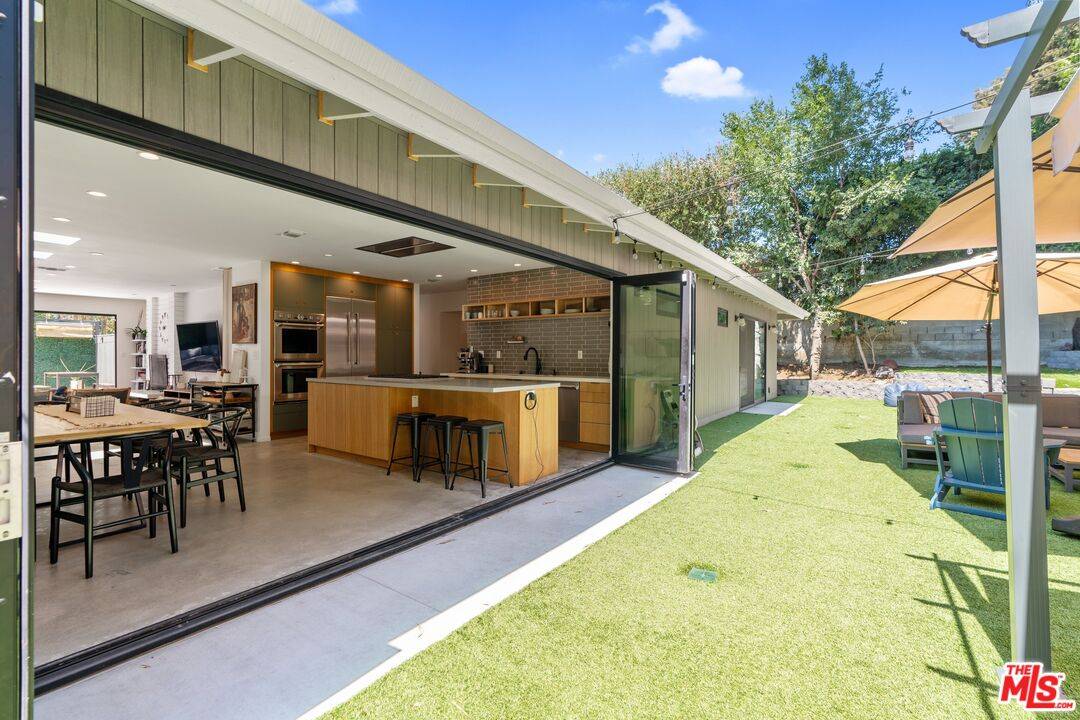 2820   Nichols Canyon Pl 3BR Hollywood Hills East La