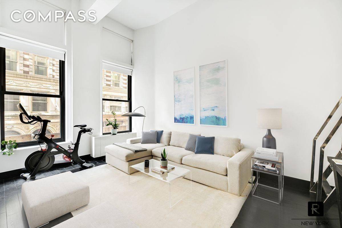 Welcome to Residence 3L the most sought after loft line in this full service condo building a bright and beautiful renovated home in one of the best condo buildings of ...