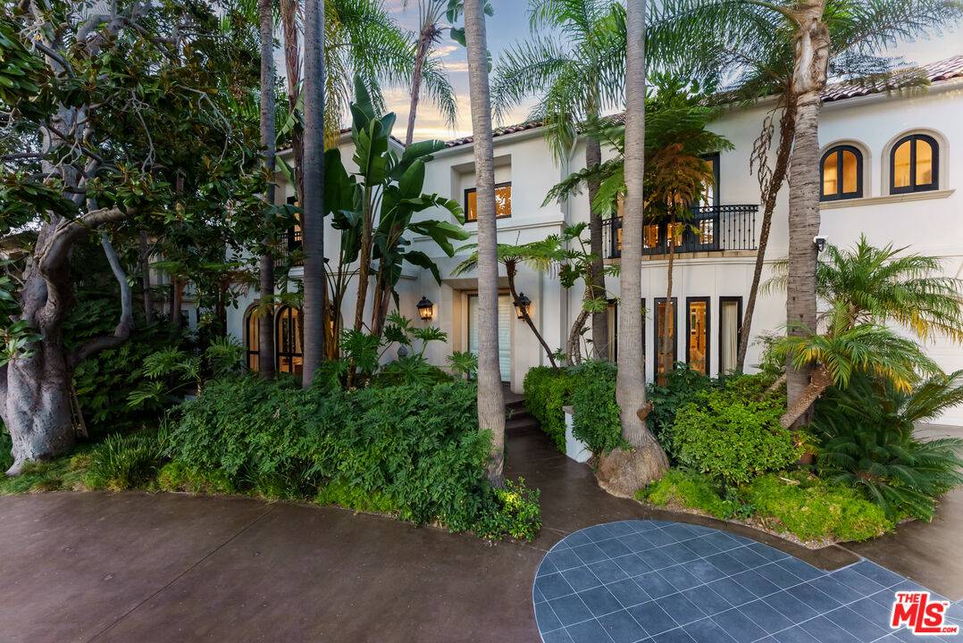 812 N Bedford Dr 6BR Beverly Hills Post Office | B.H.P.O. La