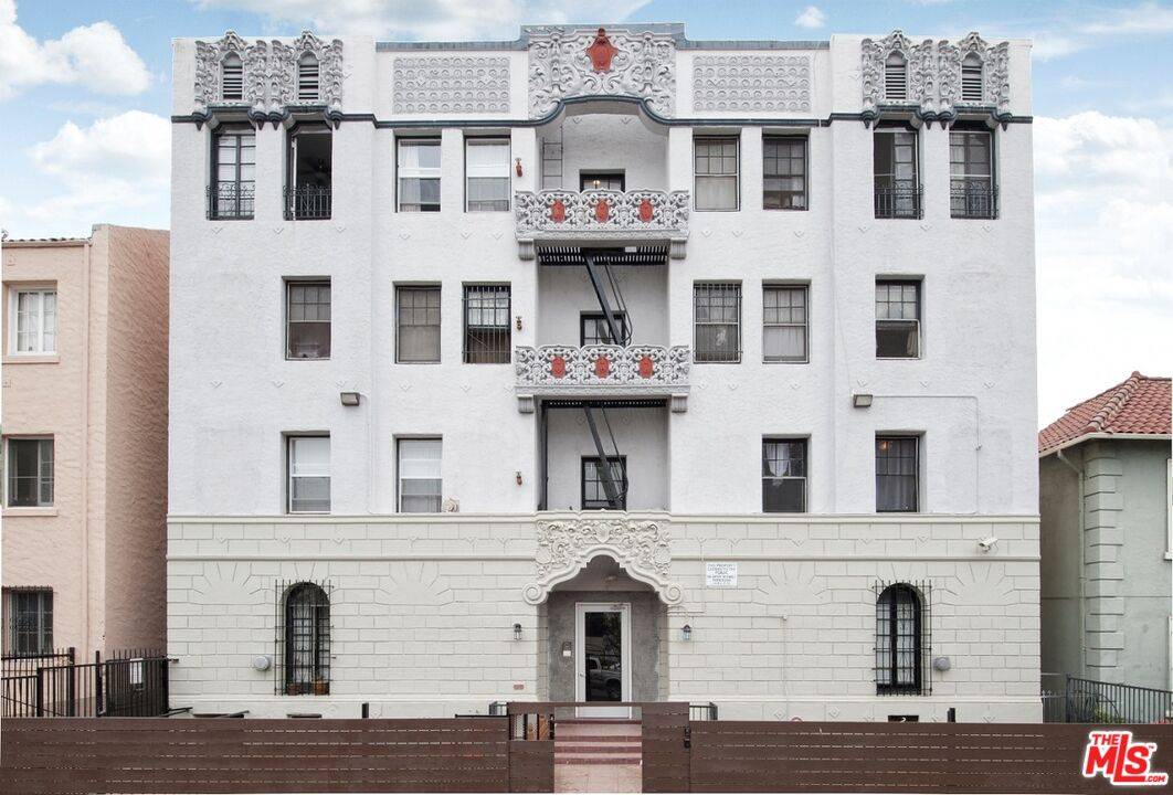 250  S Kenmore Ave 6BR Mid Wilshire La