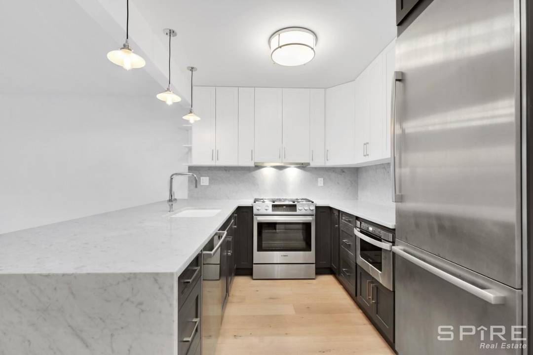 Apartment 6F is a stunning one bedroom residence located on the top floor of the brand new Fifth Avenue Condominium.