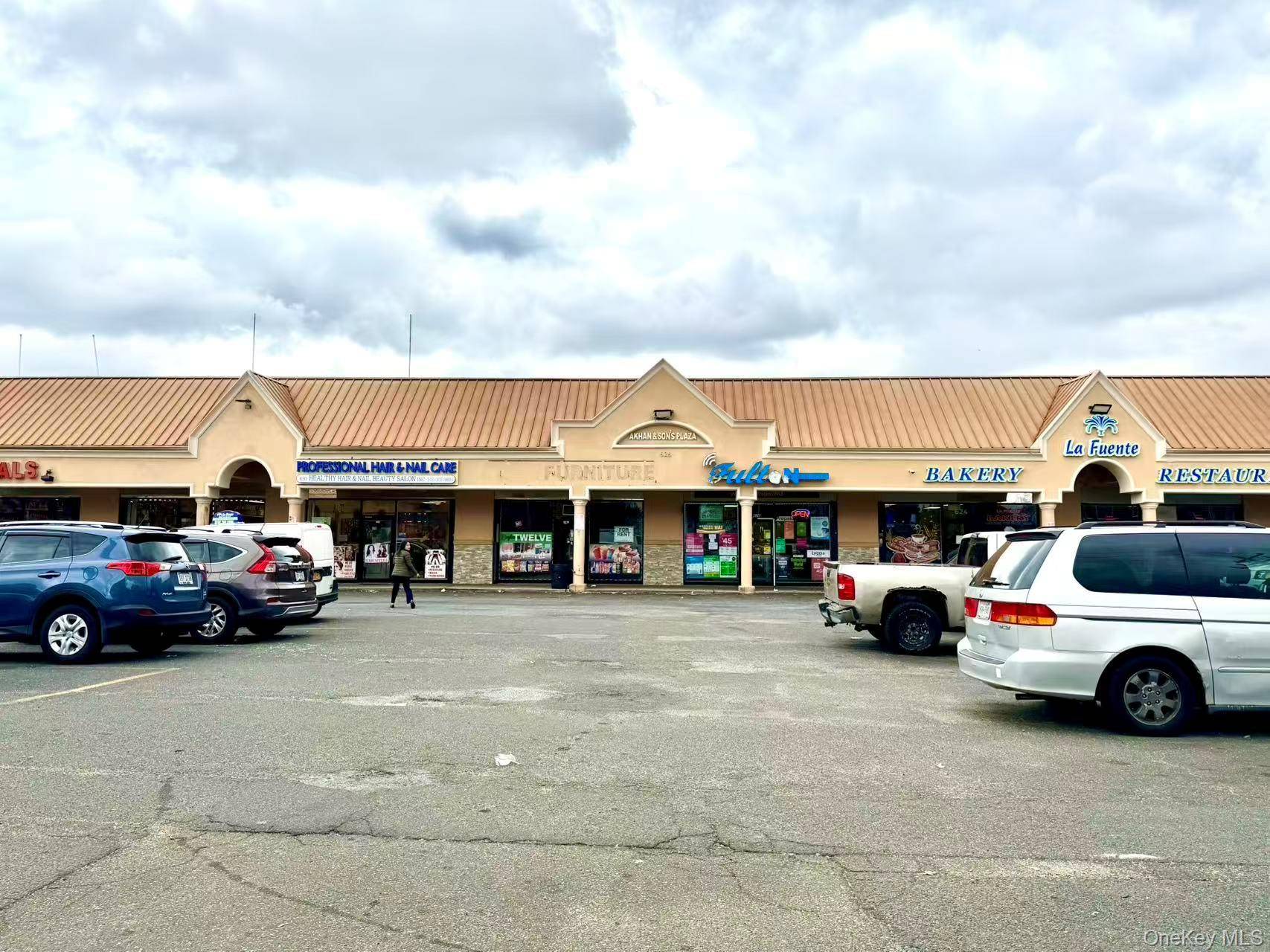 This spacious 1, 800 square foot retail store is perfect for businesses seeking a flexible commercial space in a convenient central location.