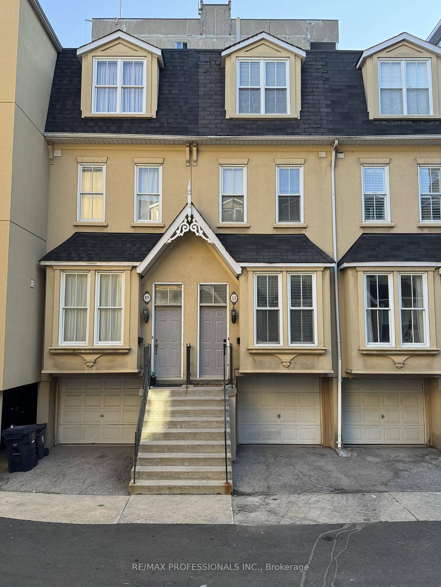 Welcome to 13 Joseph Salsberg Lane, the ULTIMATE in King West townhouse living !