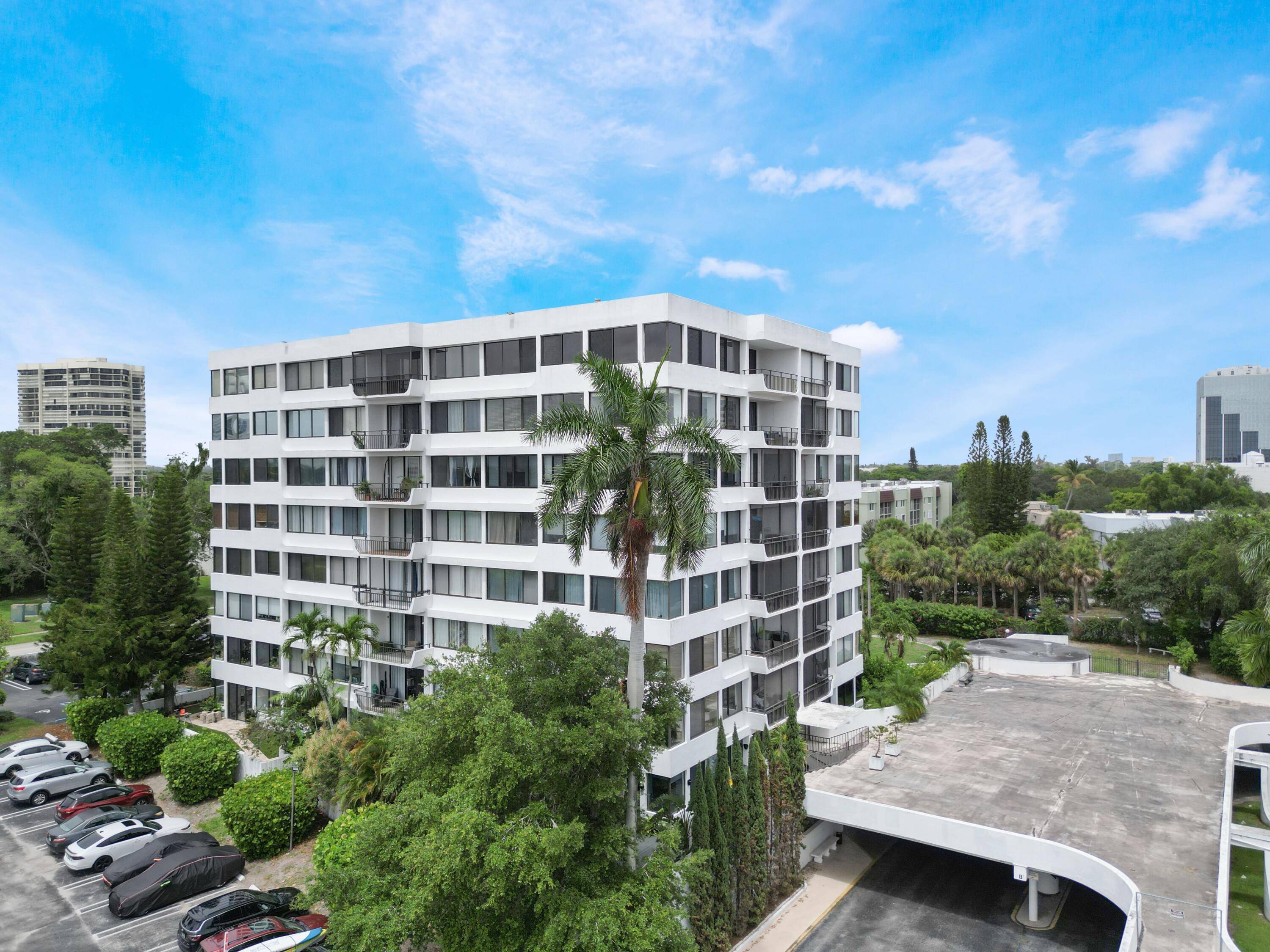 This bright and airy 2 bedroom condo, located on the second floor, offers convenient access and boasts a prime location directly across from a renowned Jack Nicklaus designed golf course.