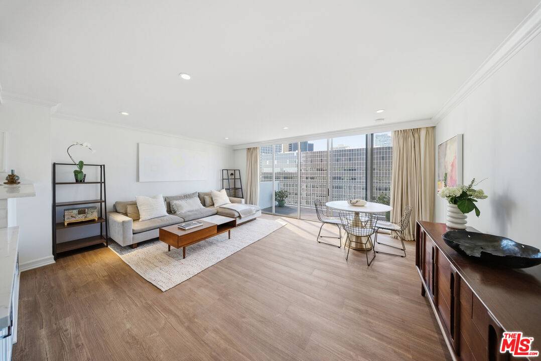 2160 Century Park 1BR Beverlywood La