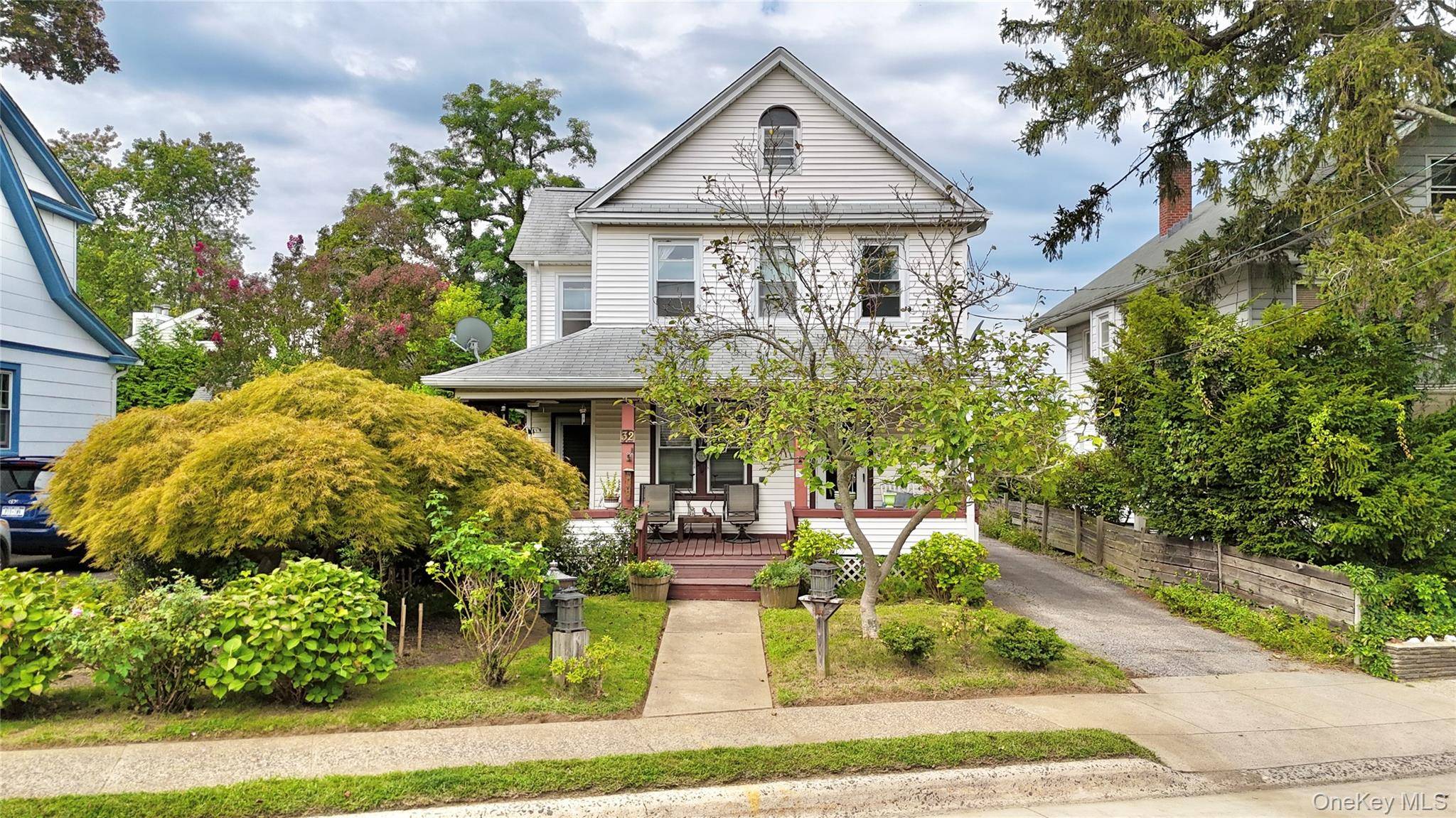 Beautifully maintained 3 bedroom, 2 full bath single family home on a quiet dead end street, offering 1, 196 sq ft of living space on an 8, 109 sq ft ...
