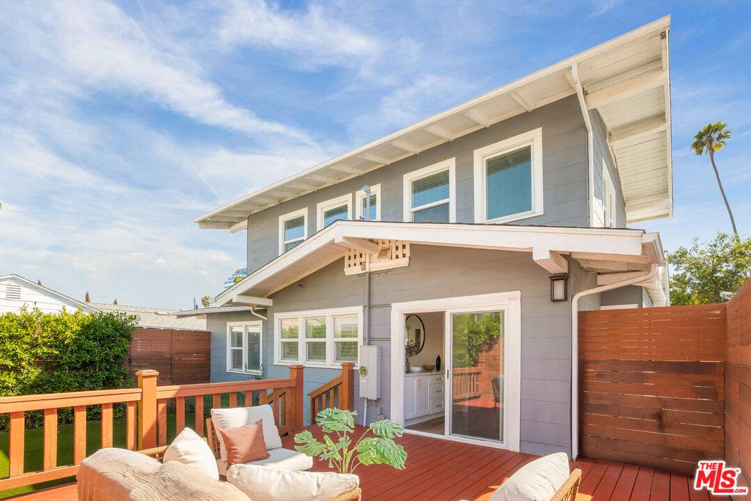 1016  S Bundy Dr 6BR Brentwood La