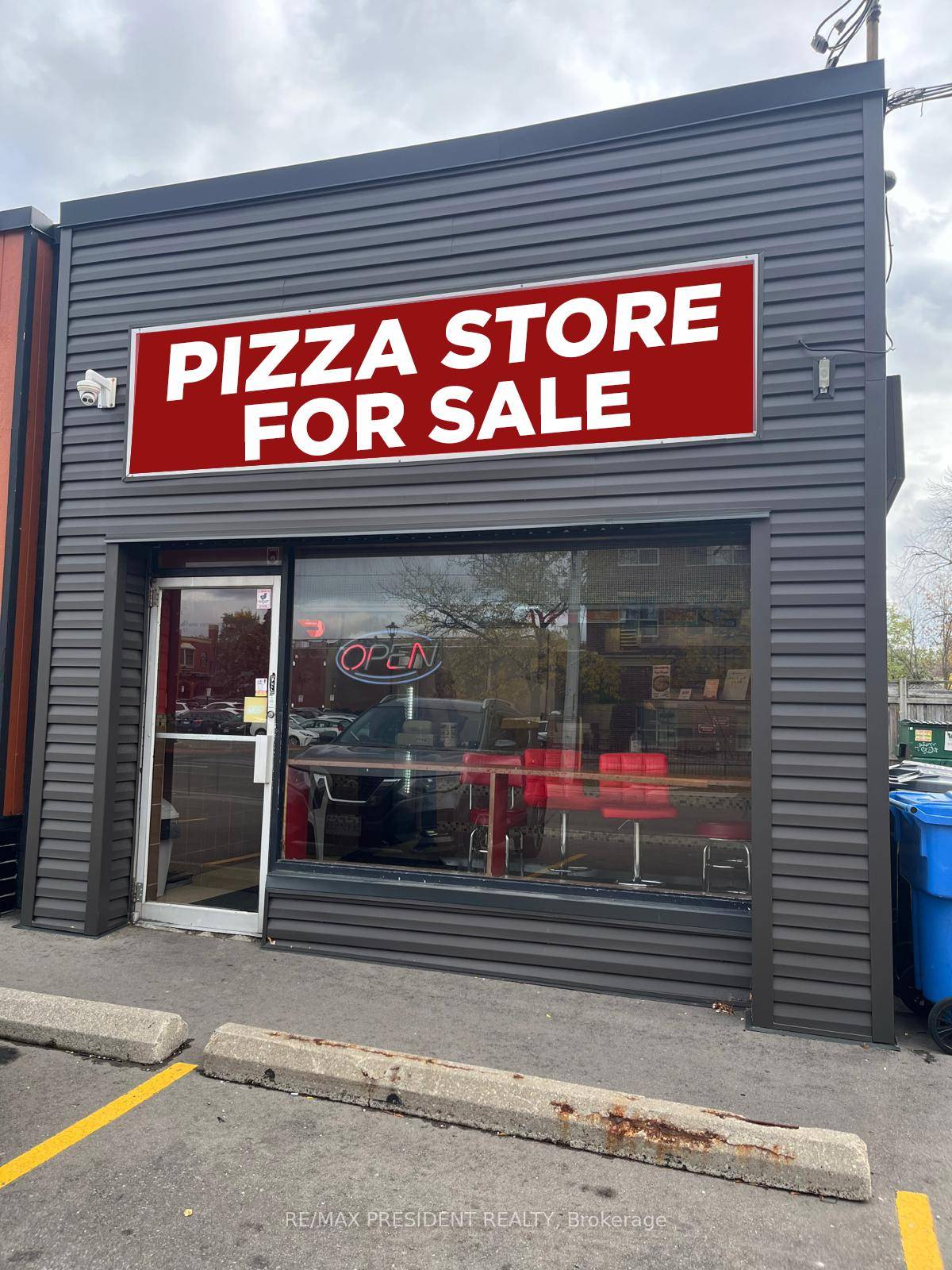 Well Established Franchise Pizzeria Prime Streetsville Location Mississauga Exceptional opportunity to own a successful and well established franchise pizzeria located in the heart of Mississauga's vibrant and historic Streetsville community.
