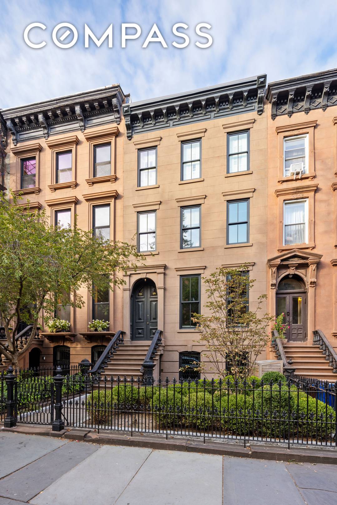 Nestled on one of the most sought after blocks in Carroll Gardens, 381 Union Street is an enchanting, 22 foot wide brownstone reimagined by AD100 designer Billy Cotton and architect ...