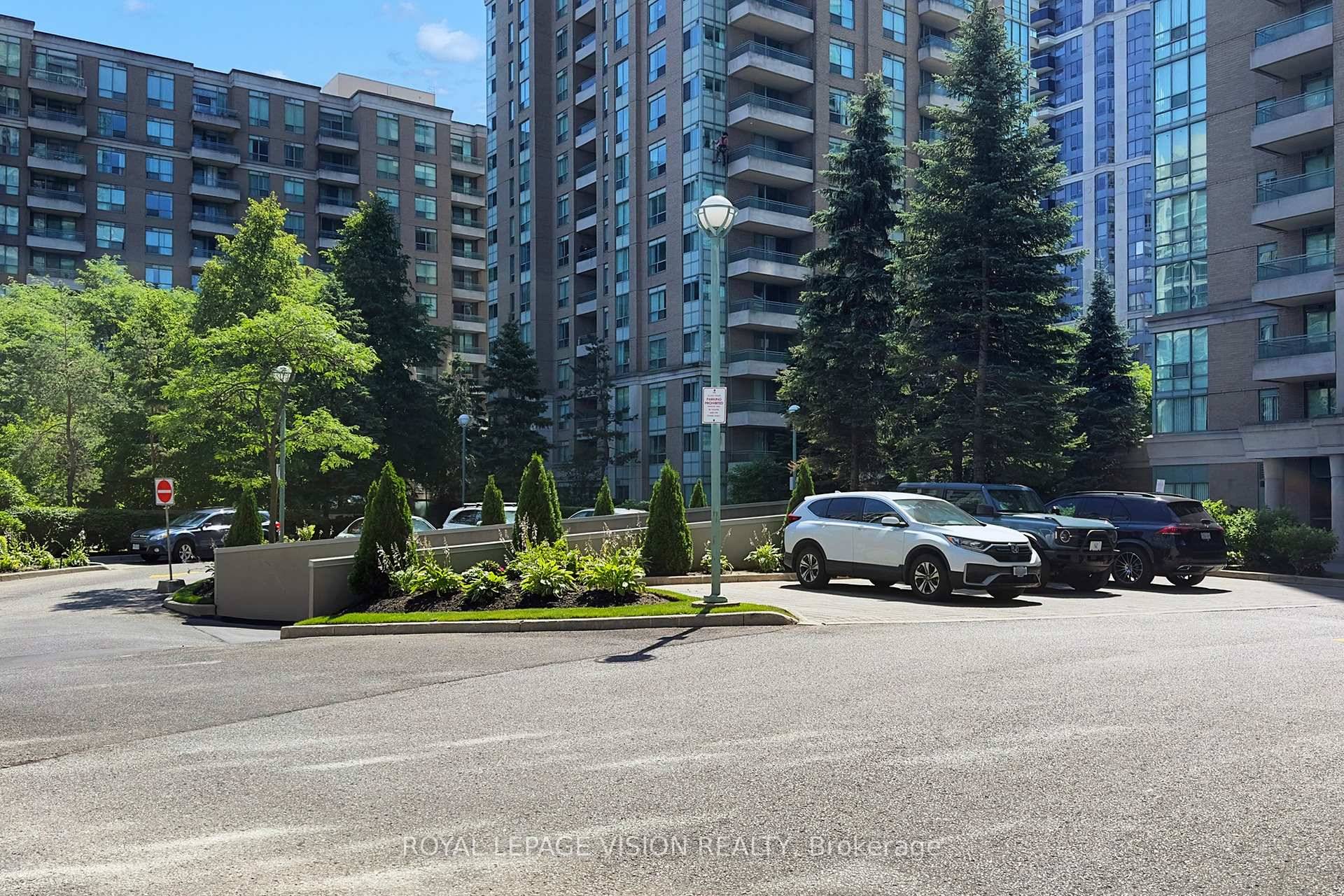 Welcome to Park Lane II, a prestigious residence on the subway built by the acclaimed Pemberton Group.