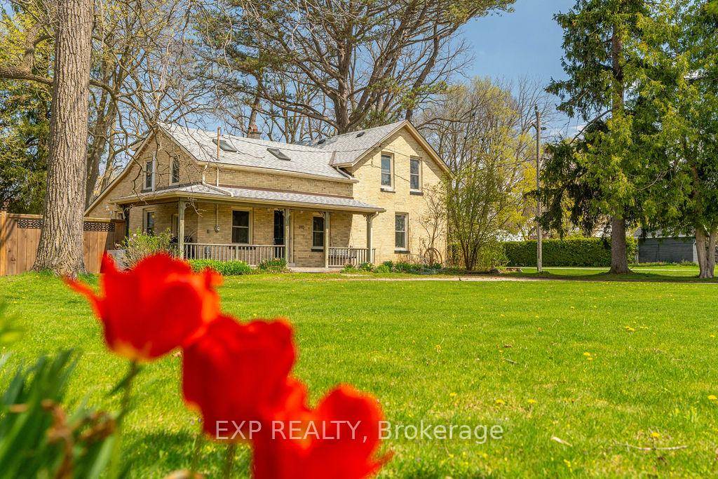 Gold brick, charming century home with all of the modern conveniences nestled serenely in the heart of Ailsa Craig.
