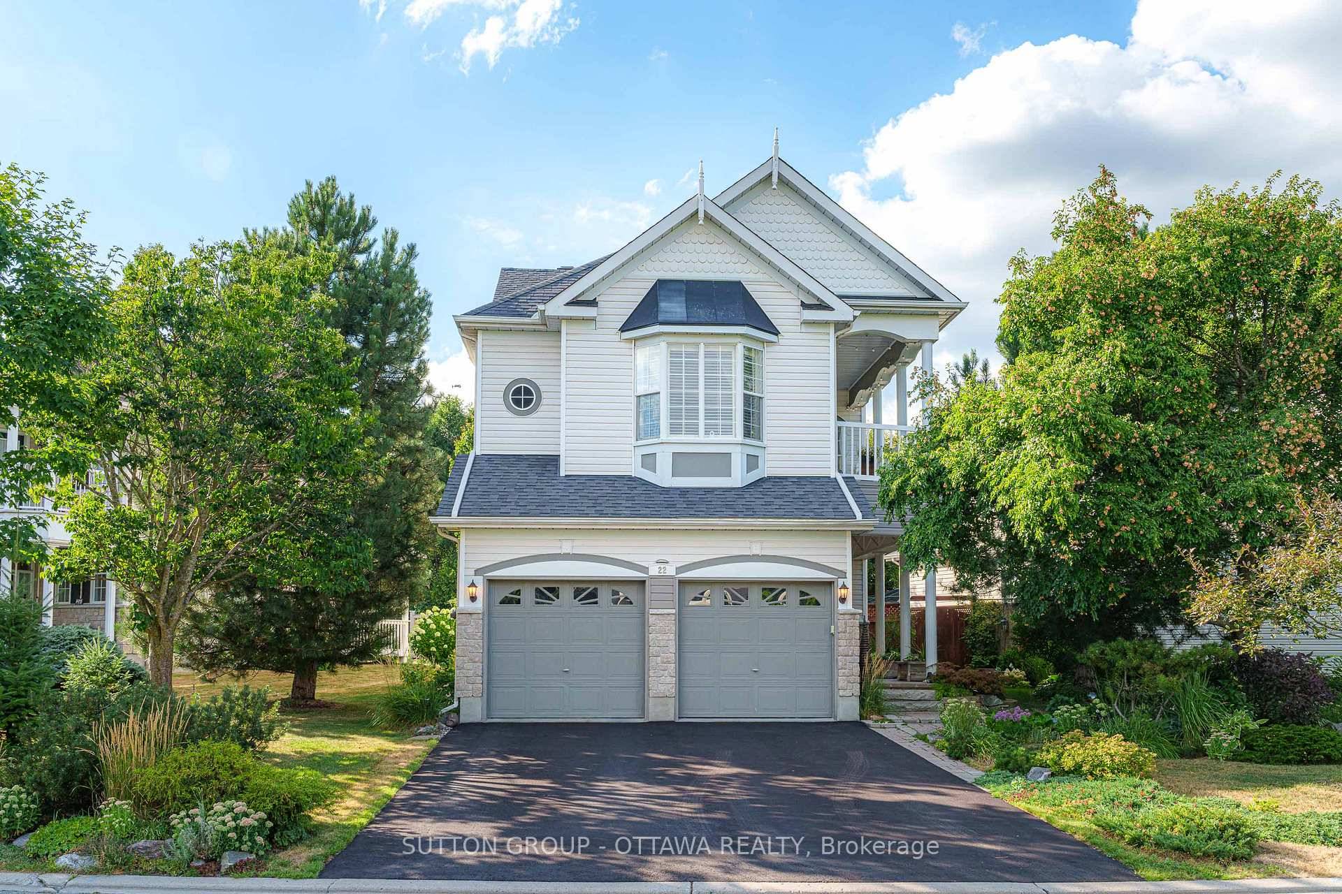 This is an IMMACULATE 4BED 3BATH DEN BALCONY home that has been lovingly cared for by its LONG TERM OWNERS, nestled in the heart of KANATA LAKES where you get ...