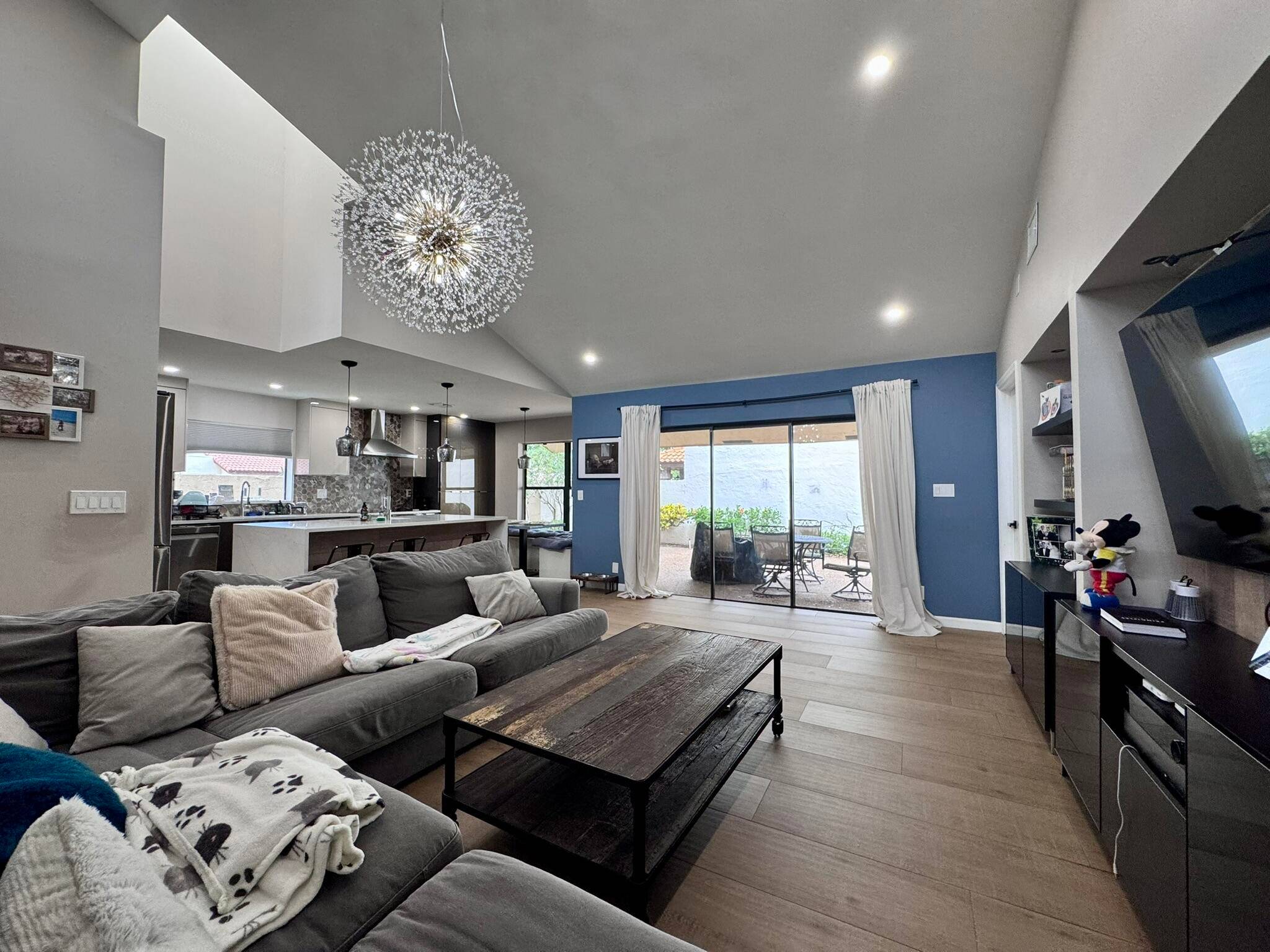Come and see this wonderful 3 bedroom 2.
