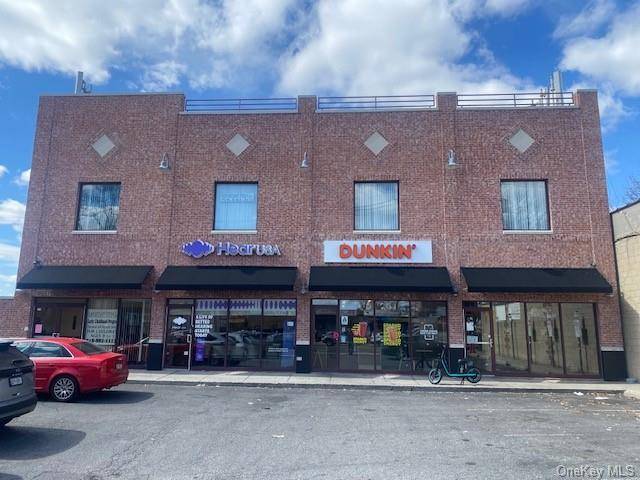 Exclusive EaEstchester Retail Commercial Space in Prime Strip Mall !