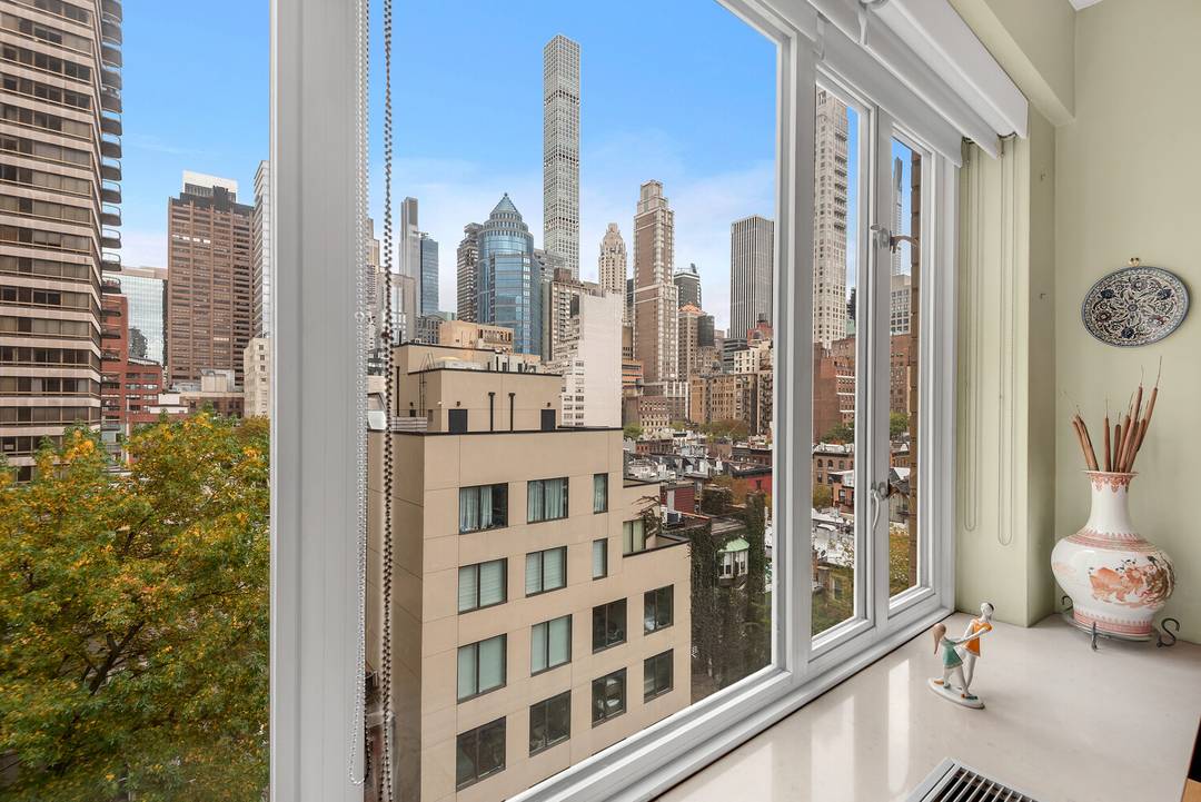 Sun Filled Upper East Side Condo Studio 9' Ceilings South Exposure Full Service Doorman No Board Interview The Beekman Townhouse, a prestigious Lenox Hill full service condominium designed by Emery ...
