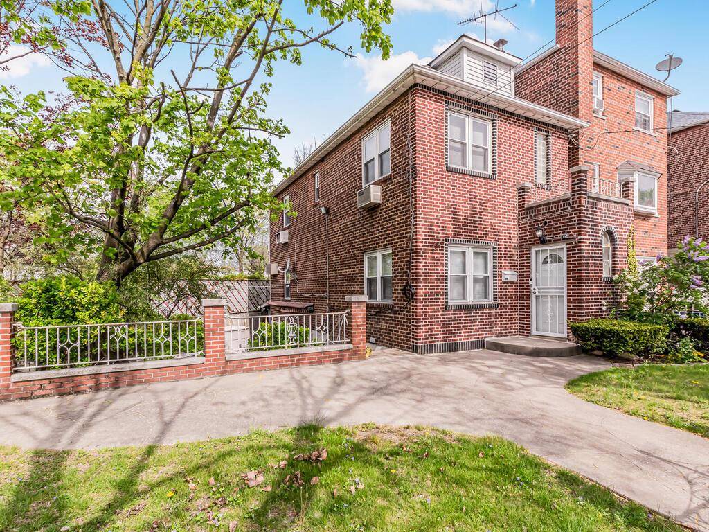 Quaint and bright 2 bedroom, 2 bathroom house with amazing potential in the Country Club section of the Bronx.