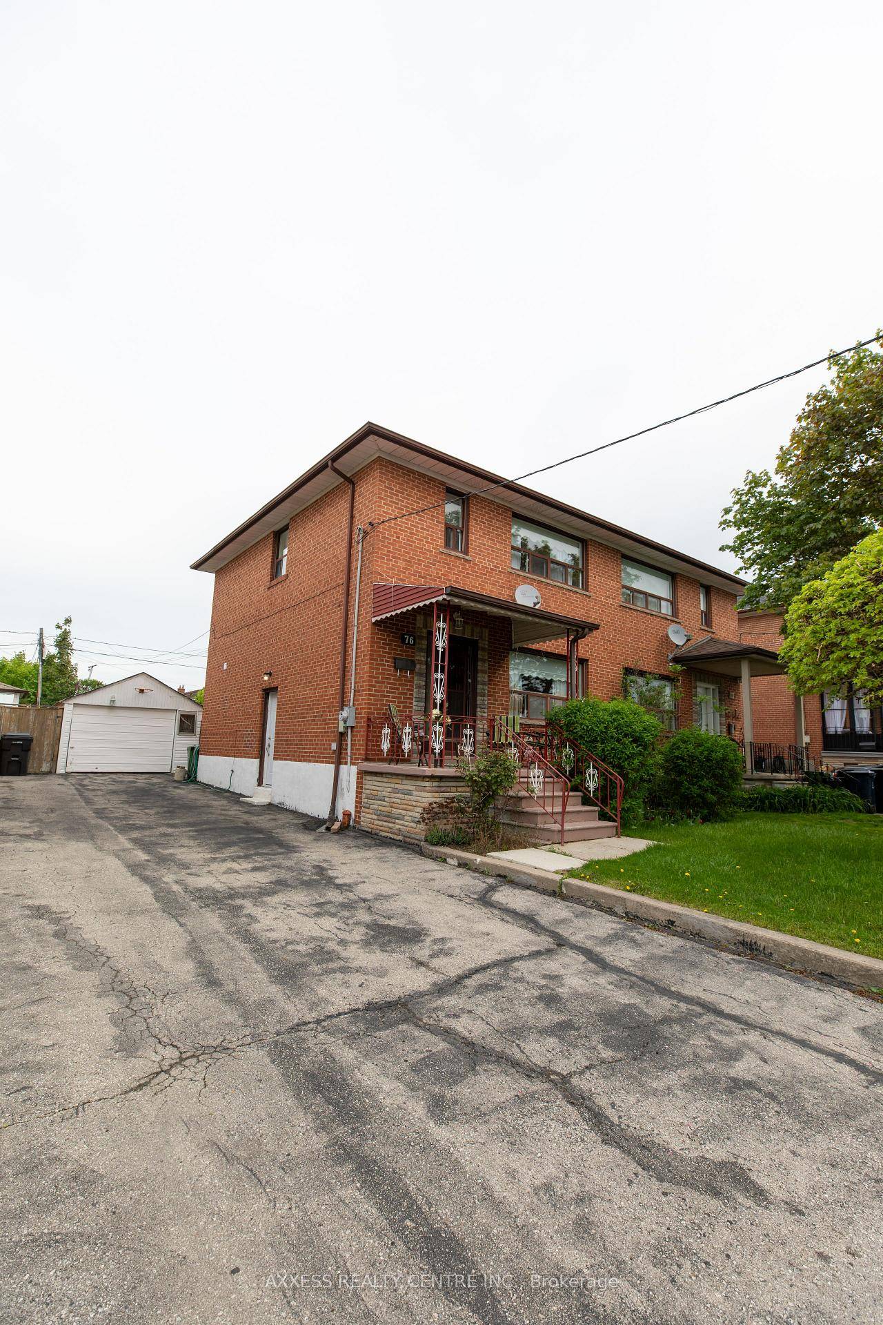 Pride Of Ownership ! ! Gorgeous Home, Ideal For 1st Time Buyers.