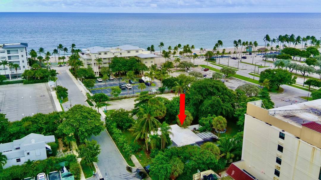 Incredible potential development opportunity in the heart of Deerfield Beach !