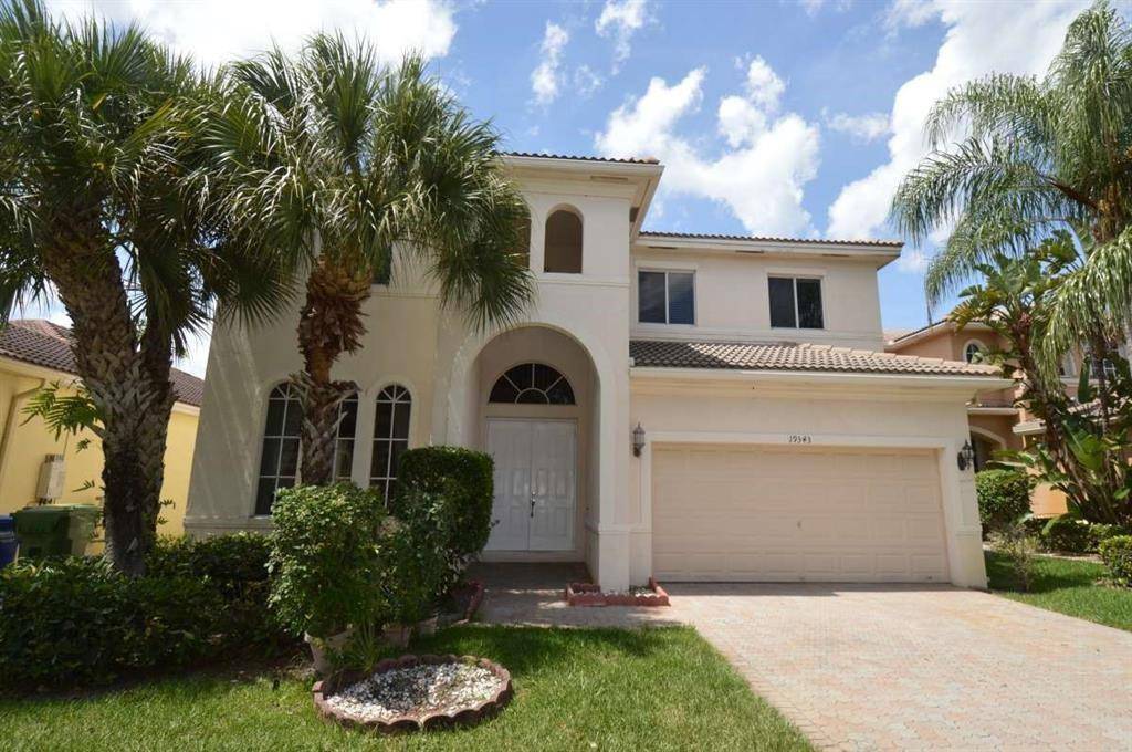 Spacious, bright, and perfectly designed for comfortable living, this Glendale model in Laguna Isles offers an exceptional rental opportunity.