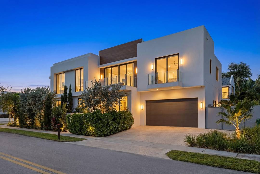 Discover Modern Luxury at its finest in Rio Vista s newest architectural gem !